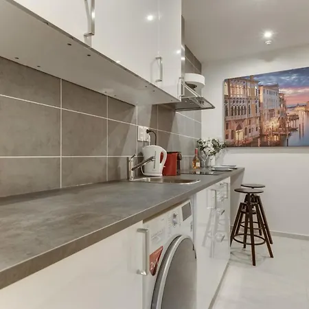 Apartment Dream Apt